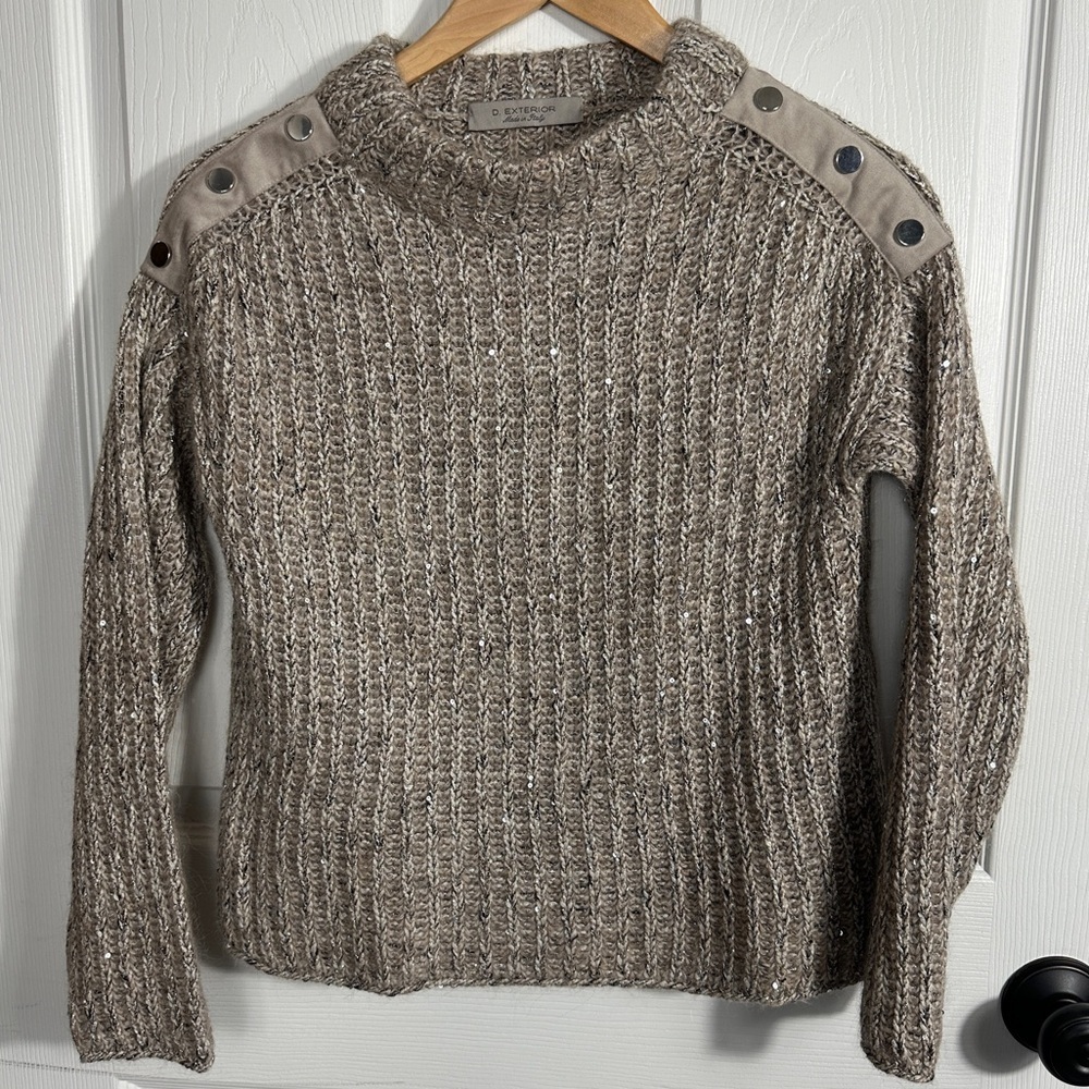 Stunning D. Exterior knit sweater, size XS, metallic, small sequins, stretchy